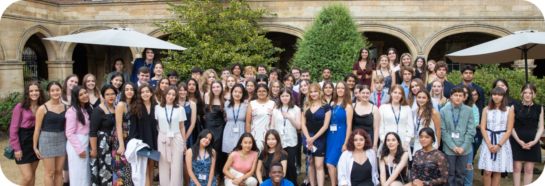 Group of students posing for a picture