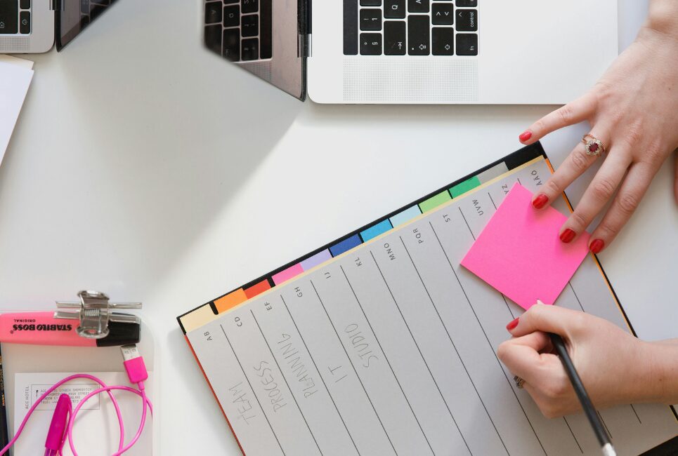 Organisation notepad and sticky notes
