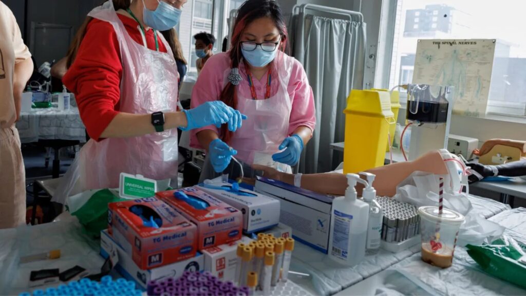 15 Study Abroad Programs for High School Students 3