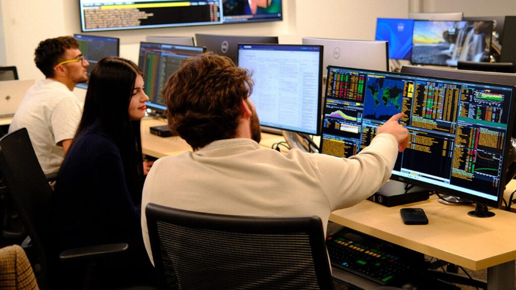 15 finance programs for high school students 2