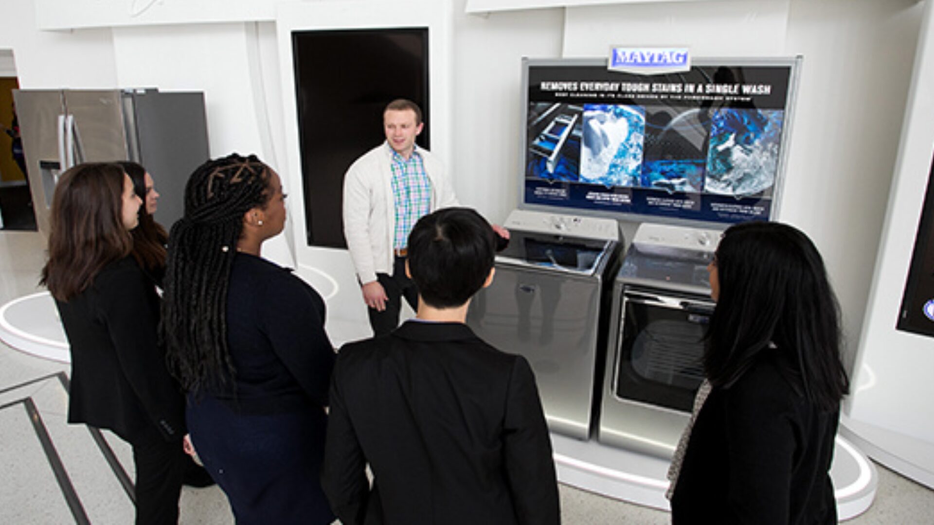 15 Best Business Summer Programs for High School Students 2