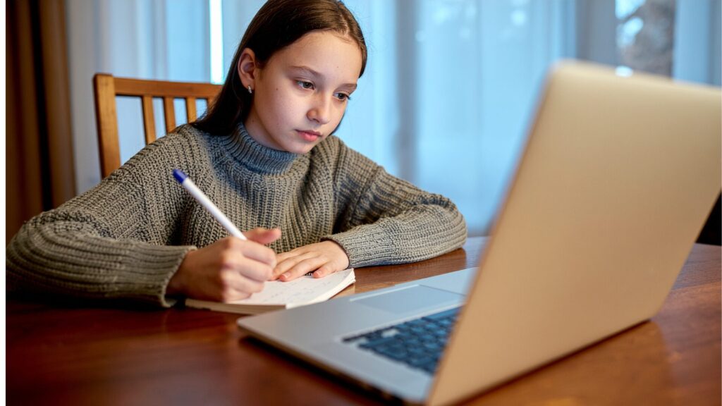 Online STEM Programs for High School Students