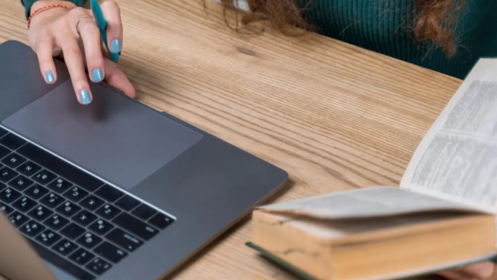 15 Online Business Programs for High School Students 1