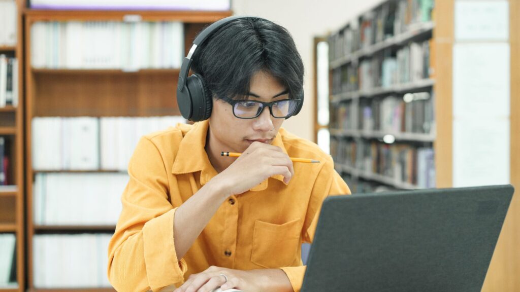 Online Business Programs for High School Students