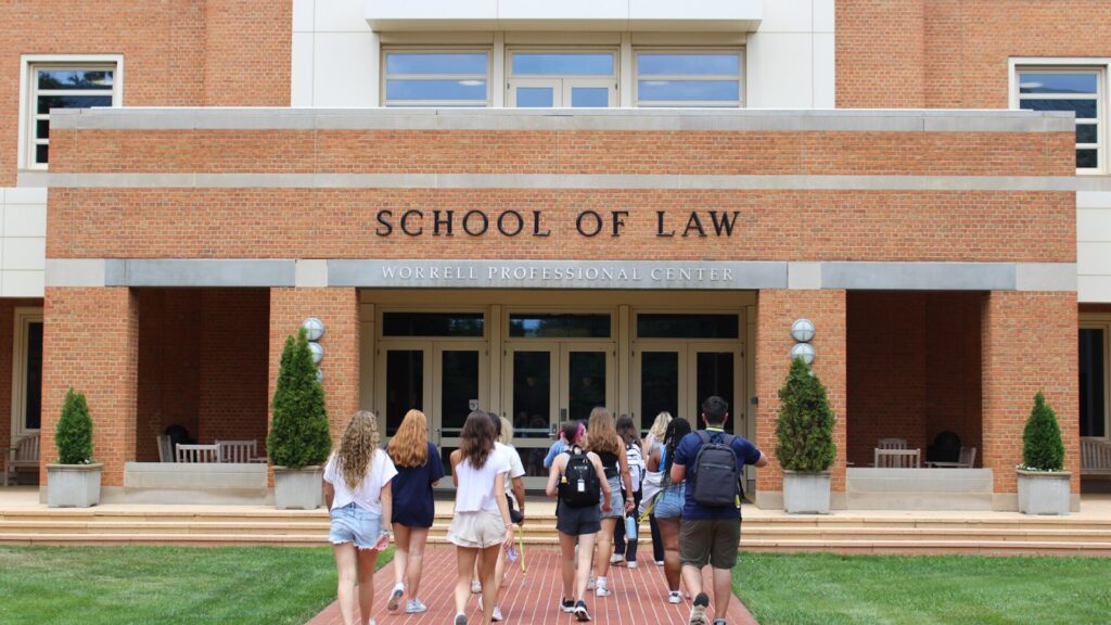 15 Law Summer Camps for High School Students 3