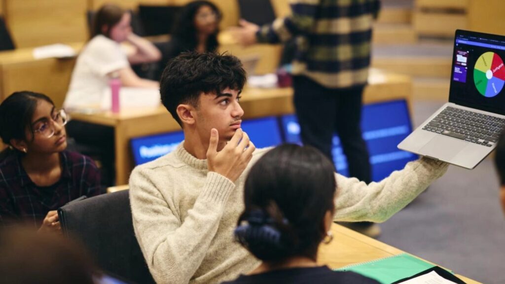 15 AI Summer Programs for High School Students 2