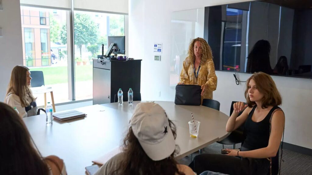 15 Summer Internships in NYC for High School Students 1