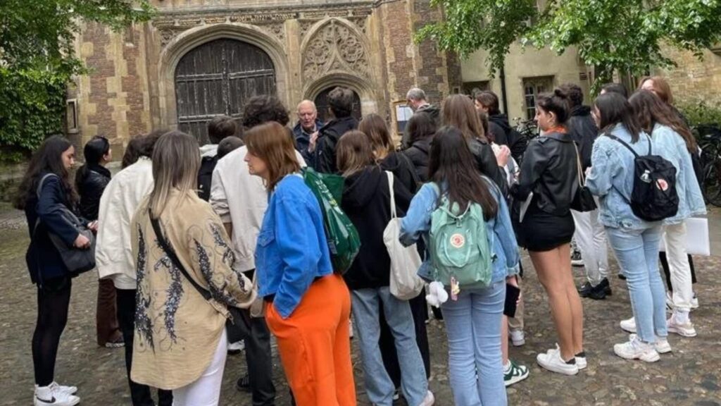 15 Research Programmes in Cambridge for High School Students 2