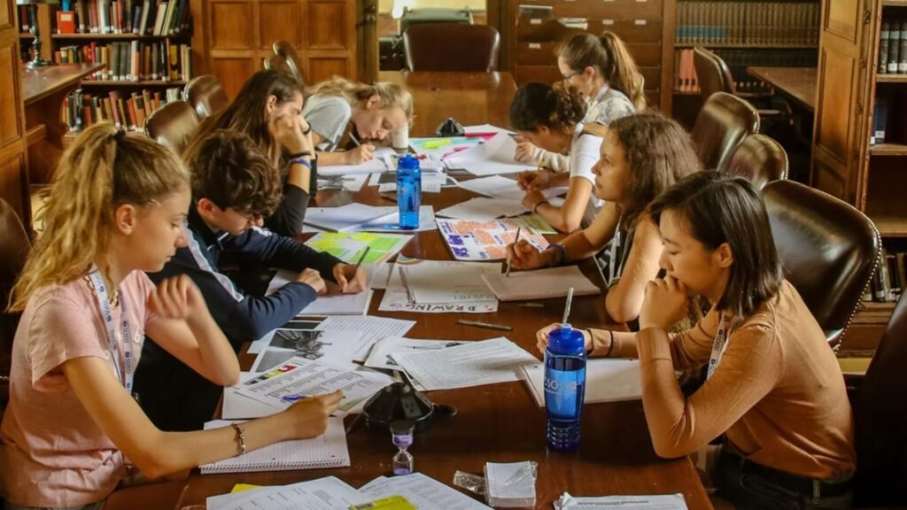 15 English Summer Programs in Cambridge for High School Students 3