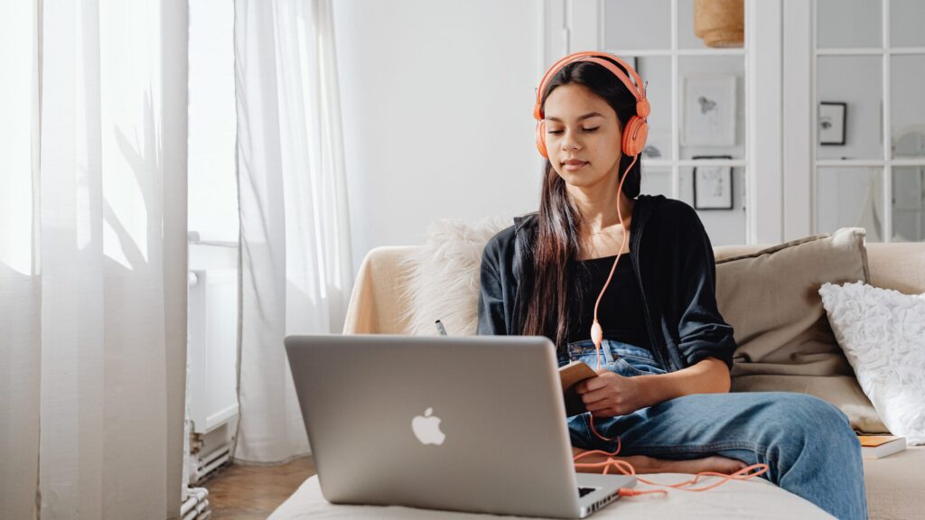 Online Economics Programs for High School Students