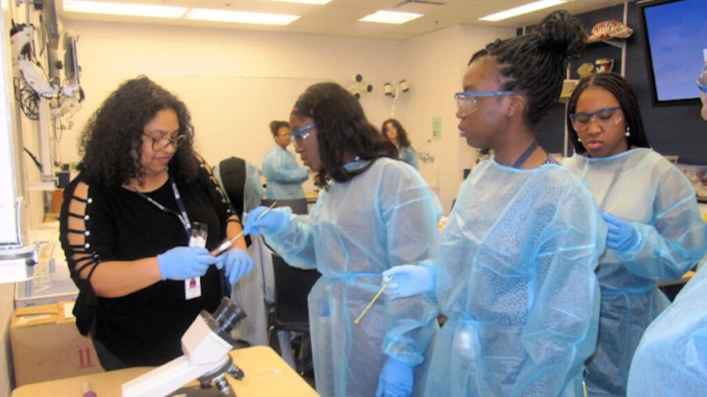 15 Medicine Summer Schools in Boston for High School Students 3