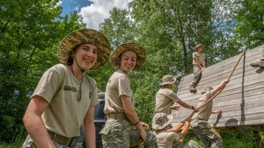 15 Leadership Summer Schools for High School Students 3