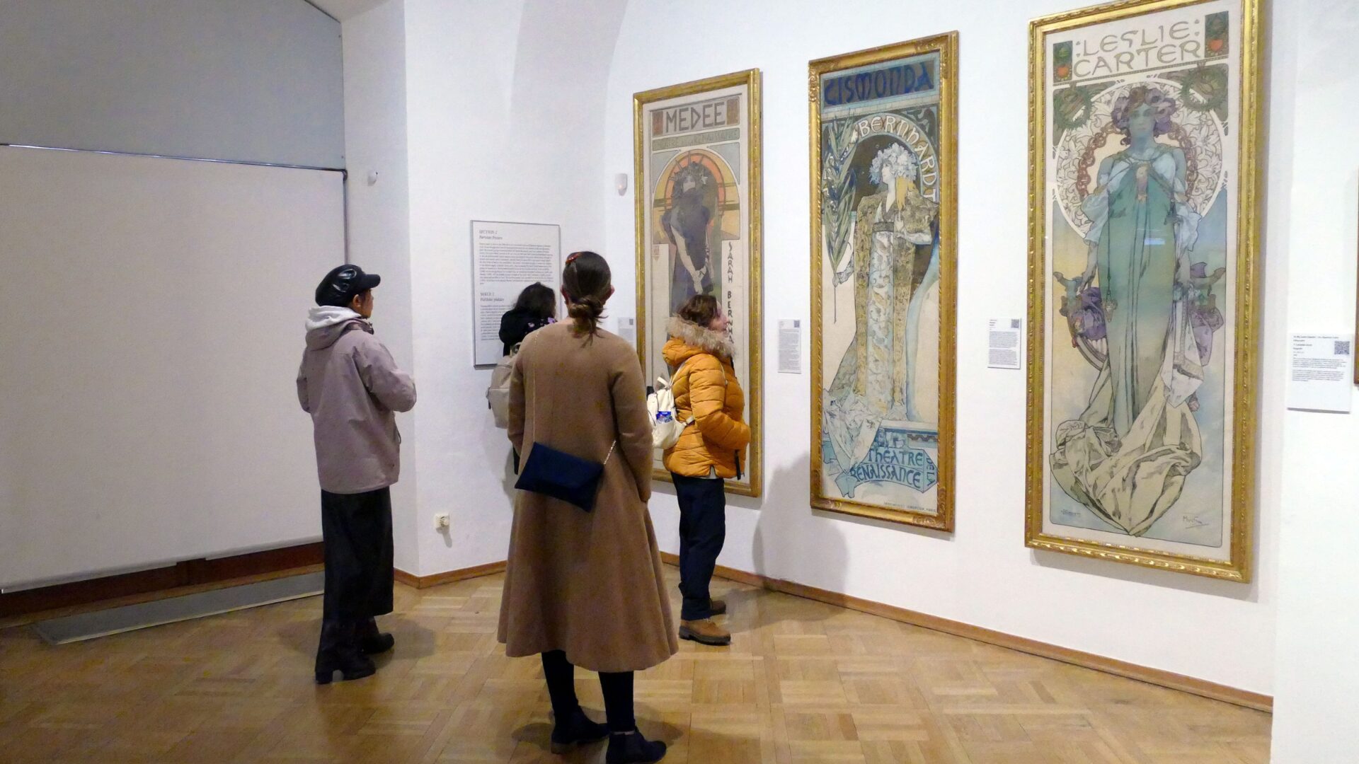 summer art internships for high school students