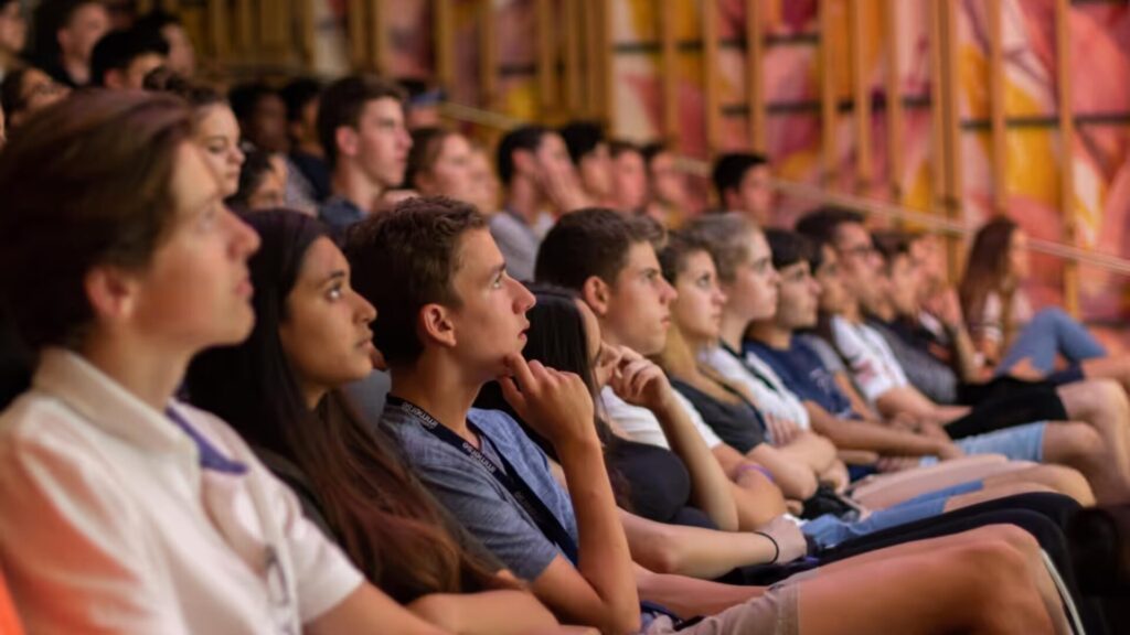 15 Public Speaking Programs for High School Students 1