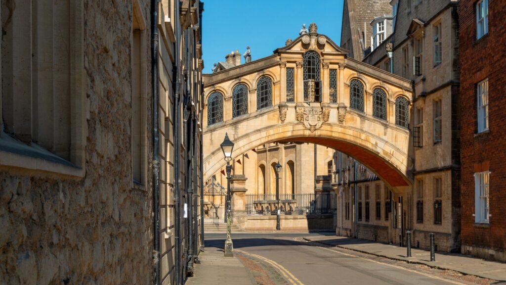 oxbridge summer programs for high school students