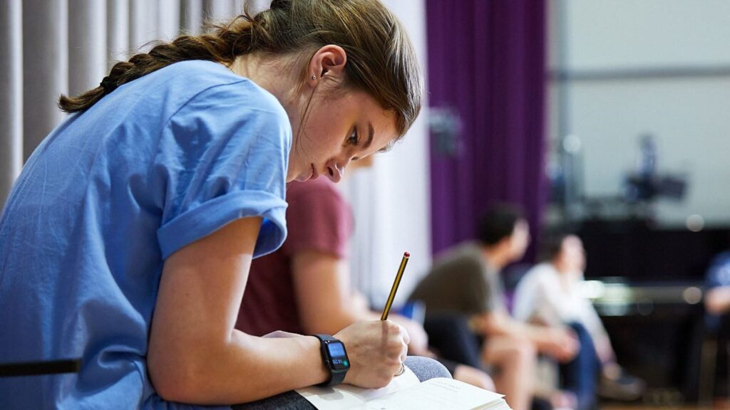 15 Creative Writing Summer Programs in the UK for High School Students 2