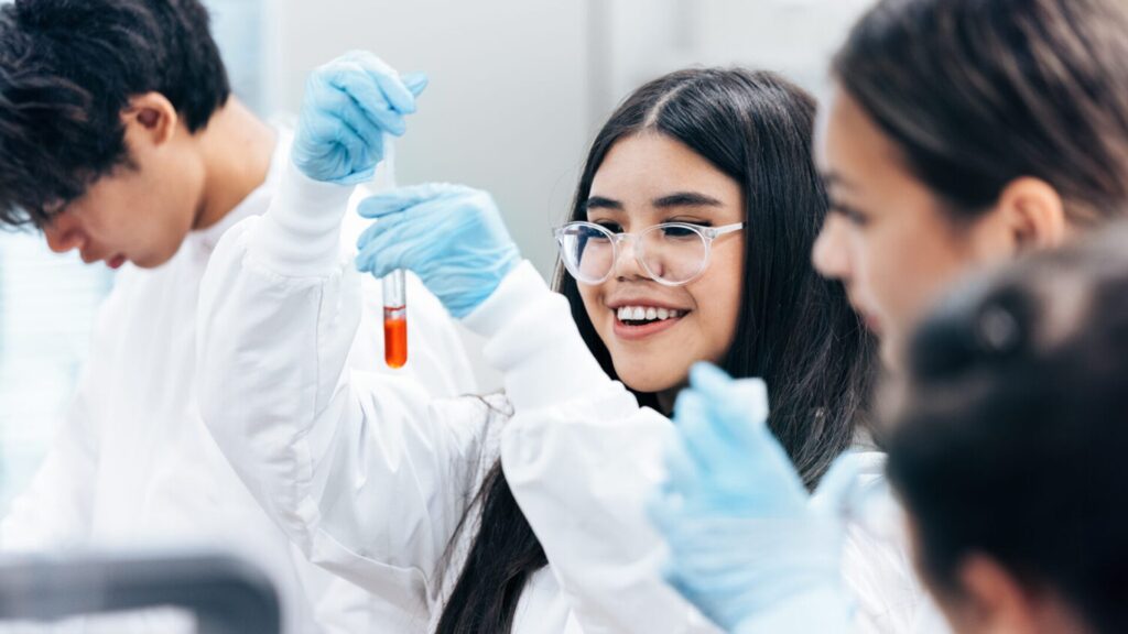 15 STEM Summer Programs in Canada for High School Students 2