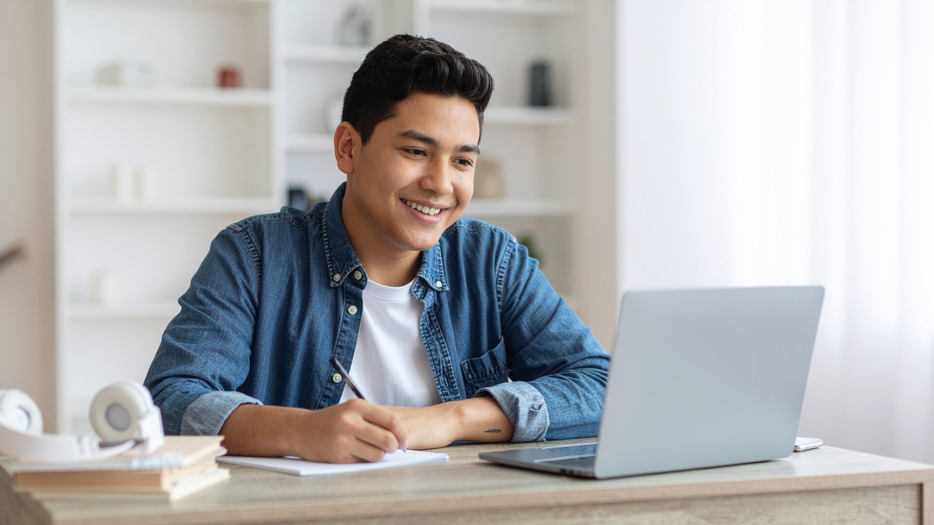 online international relations programs high school students