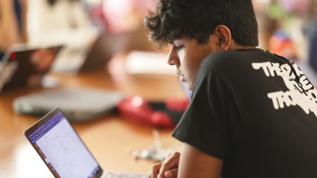 15 Online Humanities Programs for High School Students 2