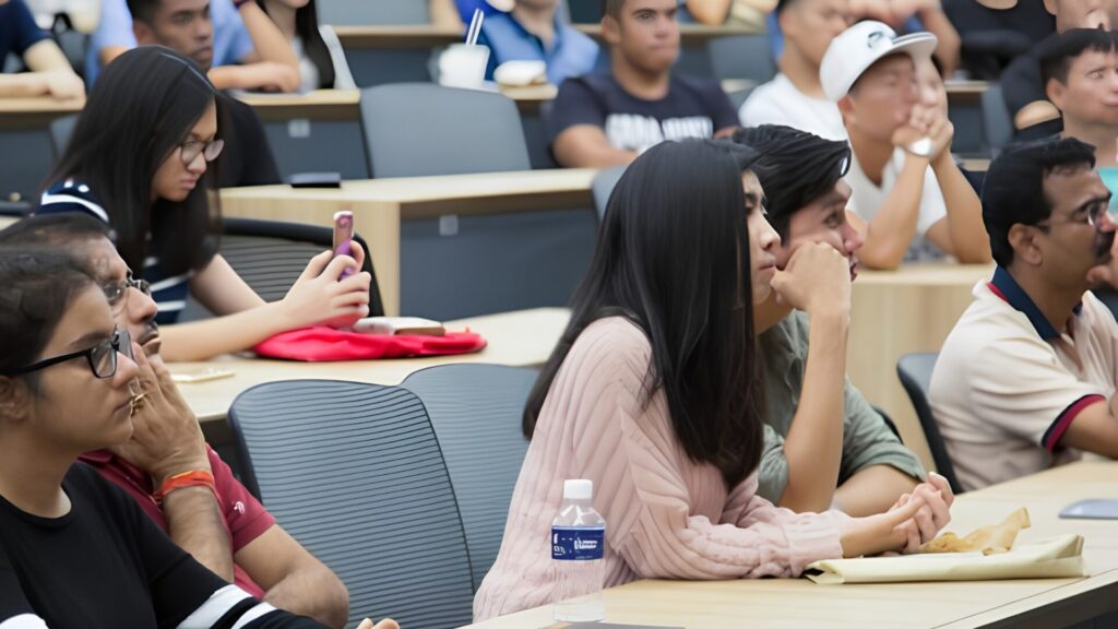 15 Economics Programs in Singapore for High School Students 3