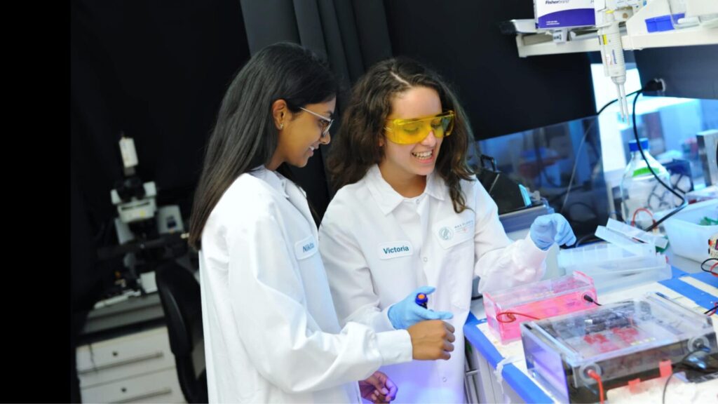 15 Pre-Med Internships for High School Students 2