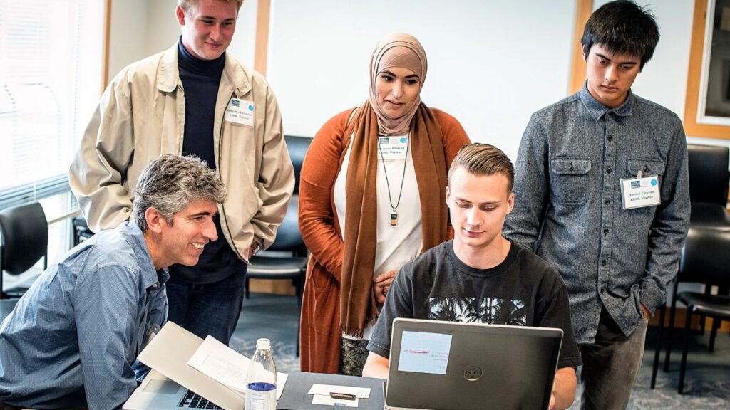 15 Internships in California for High School Students 2