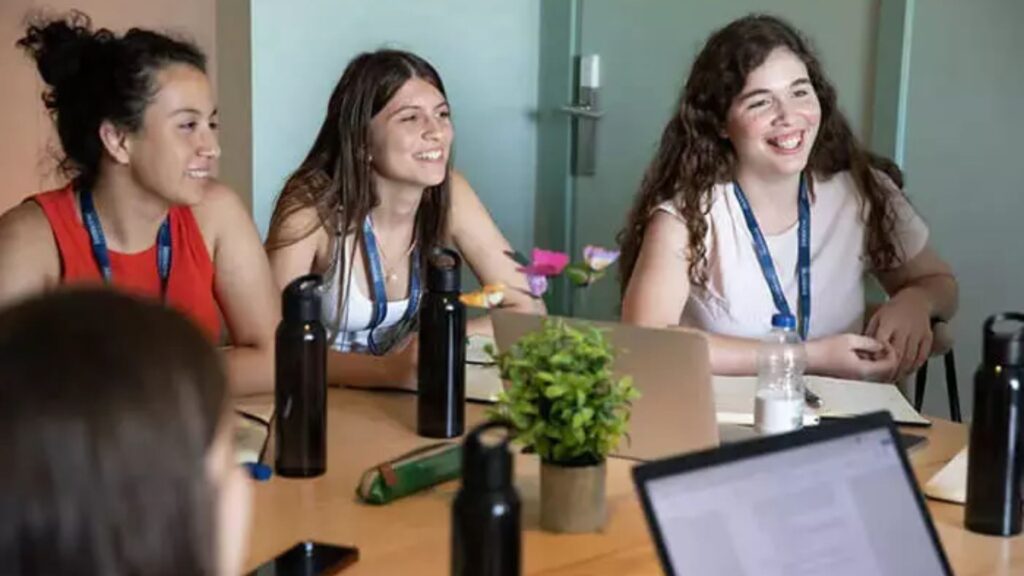15 College Credit Courses for High School Students 1