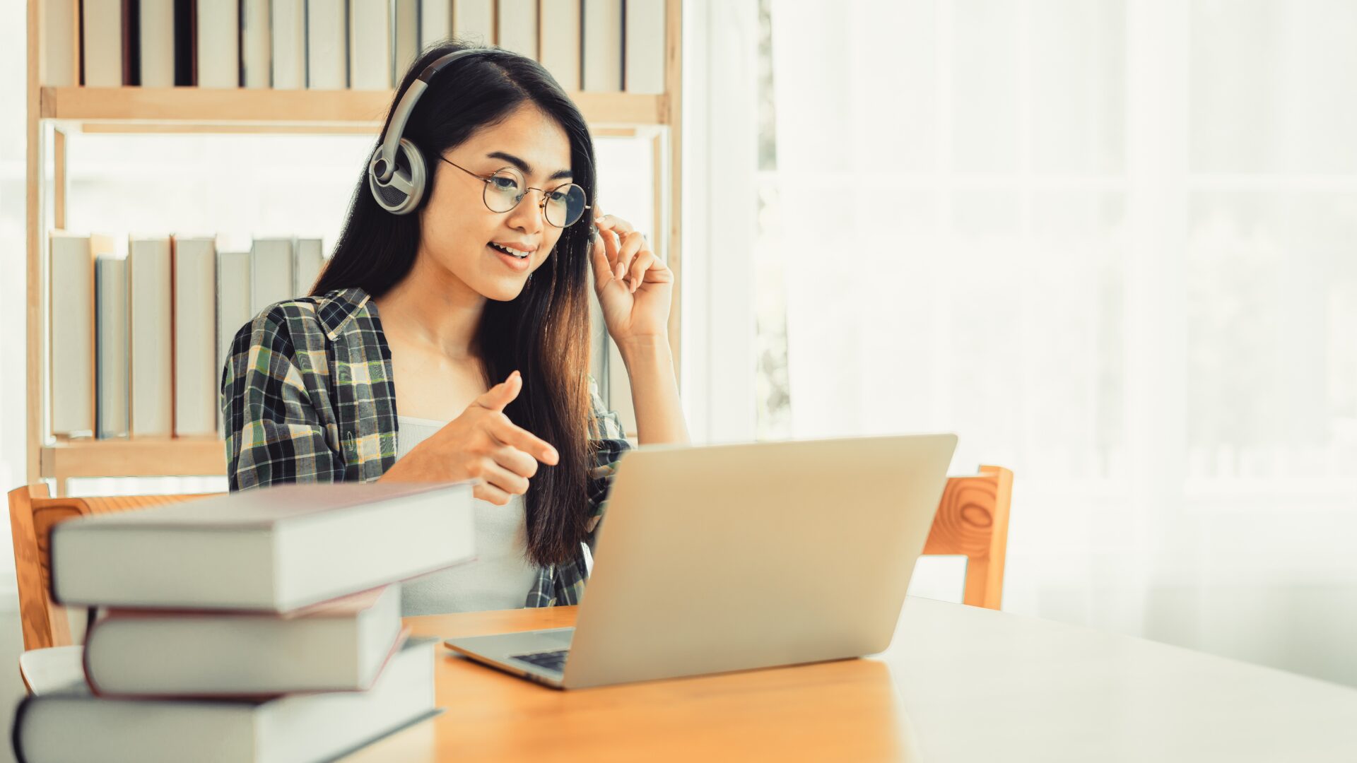 What You Study in an Online Summer School
